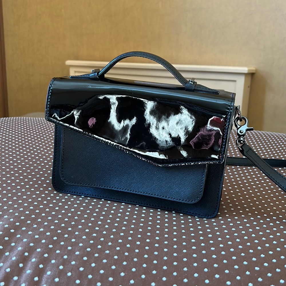Botkier black hand bag patent leather and textured leather